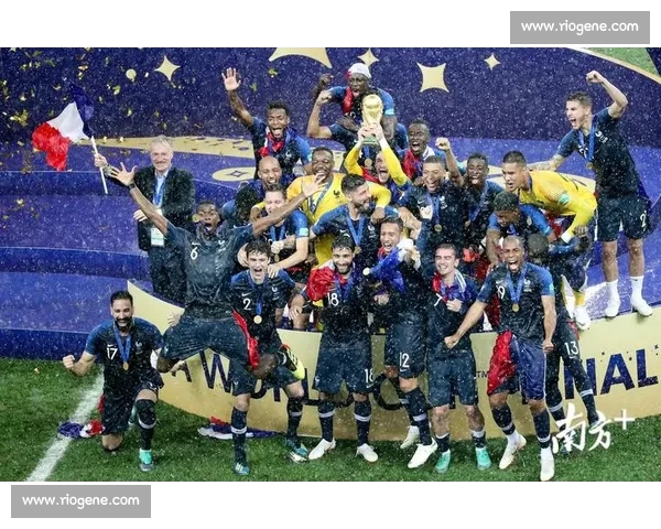 世界杯激战正酣 各国足球强队角逐荣耀 谁将最终捧起大力神杯 世界杯激战正酣 各国足球强队角逐荣耀 谁将最终捧起大力神杯